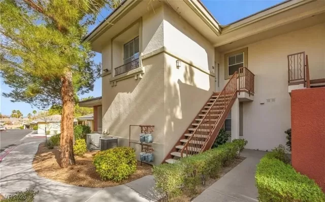 MLS: 2721094 Condo For Sale