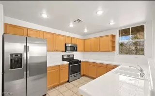 Photo #5: 2721094 Listing 