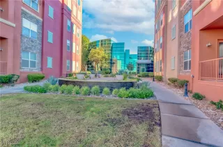 Photo #2: 2721101 Listing 