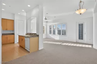 Photo #4: 2721101 Listing 