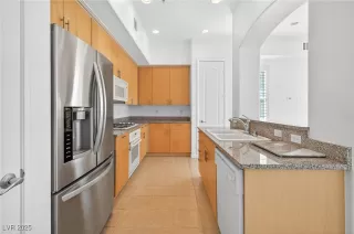 Photo #5: 2721101 Listing 