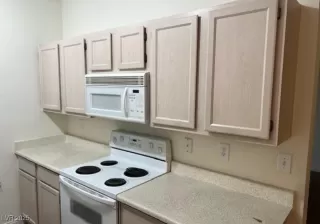 Photo #4: 2721103 Listing 