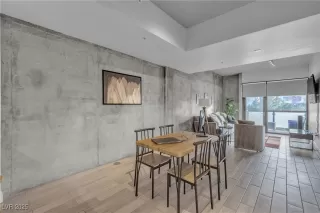 Photo #6: 2721138 Listing