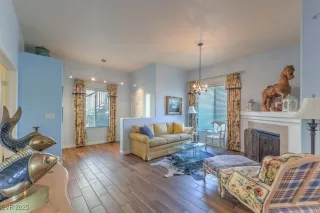 Photo #4: 2721145 Listing 