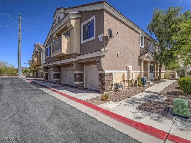 MLS: 2721150 Condo For Sale