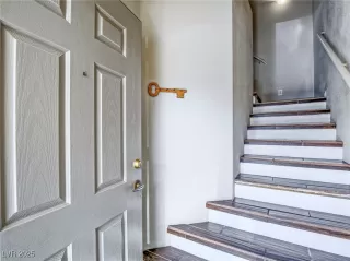 Photo #2: 2721150 Listing 