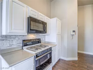 Photo #5: 2721150 Listing 