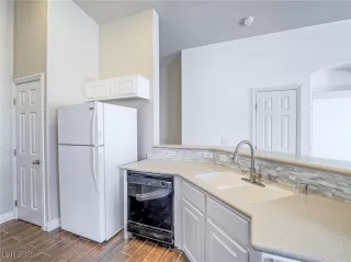 Photo #6: 2721150 Listing 