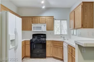 Photo #1: 2721155 Listing 