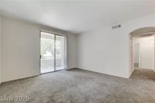 Photo #6: 2721155 Listing 