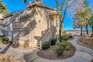 Photo #2: 2721179 Listing 