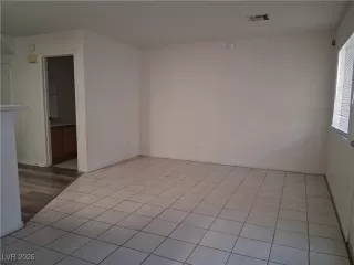 Photo #1: 2721191 Listing 