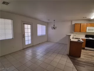 Photo #2: 2721191 Listing 