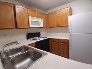 Photo #3: 2721191 Listing 