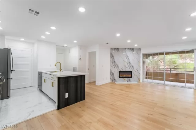 MLS: 2721195 Condo For Sale