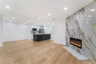 Photo #1: 2721195 Listing 