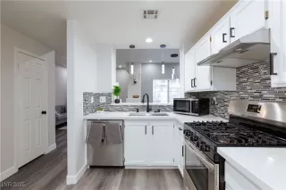 Photo #6: 2721207 Listing 