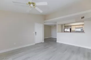 Photo #4: 2721209 Listing