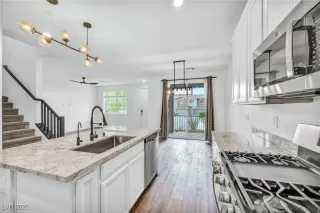 Photo #2: 2721230 Listing 