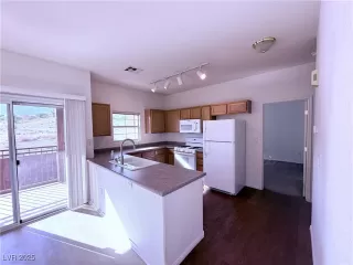 Photo #3: 2721234 Listing 