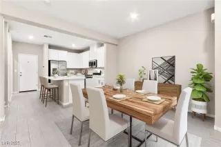 Photo #1: 2721238 Listing 