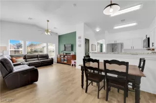 Photo #6: 2721249 Listing 