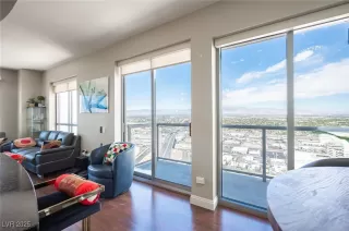 Photo #5: 2721260 Listing