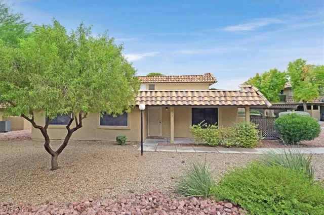 MLS: 2721268 Condo For Sale