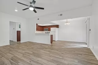 Photo #3: 2721268 Listing 