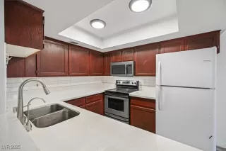 Photo #5: 2721268 Listing 