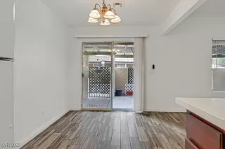 Photo #6: 2721268 Listing 