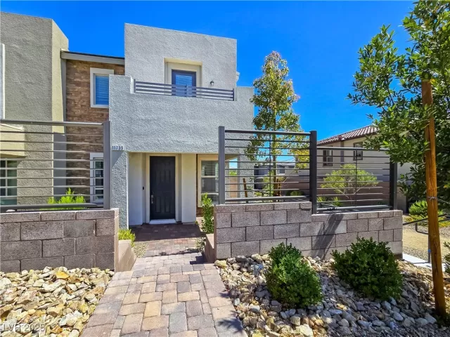 MLS: 2721278 Condo For Sale