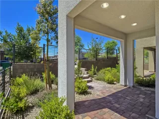 Photo #5: 2721278 Listing 