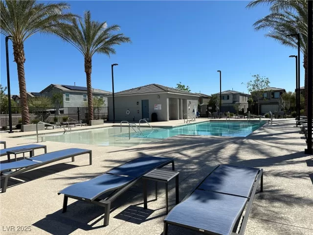 MLS: 2721284 Condo For Sale