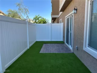 Photo #1: 2721284 Listing 