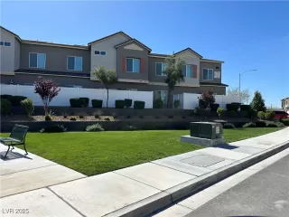 Photo #3: 2721284 Listing 