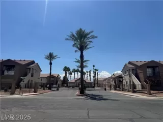 Photo #4: 2721288 Listing 