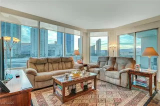 Photo #4: 2721297 Listing 