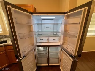 Photo #2: 2721322 Listing 