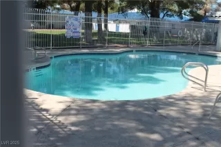 Photo #5: 2721347 Listing