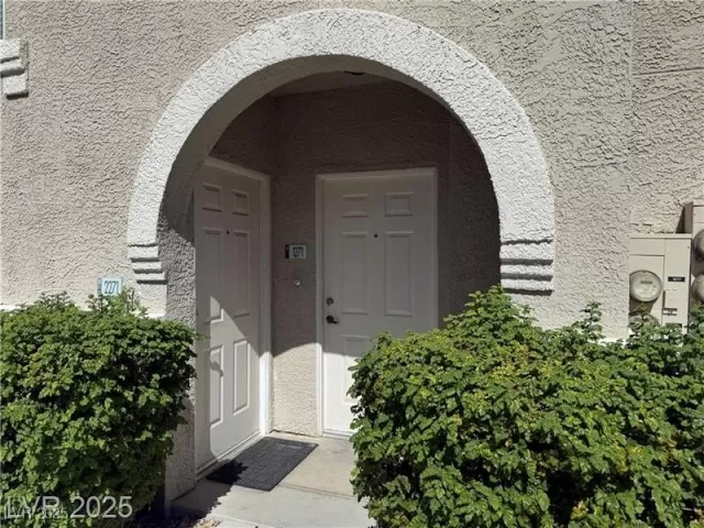 MLS: 2721348 Condo For Sale