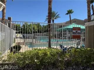 Photo #2: 2721348 Listing 