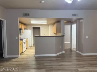 Photo #4: 2721348 Listing 