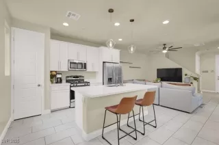 Photo #1: 2721349 Listing 