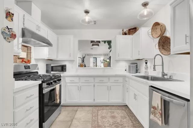 MLS: 2721374 Condo For Sale