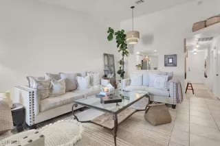 Photo #3: 2721374 Listing 