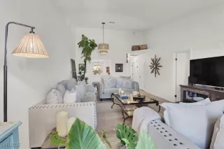 Photo #4: 2721374 Listing 