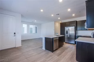 Photo #6: 2721408 Listing