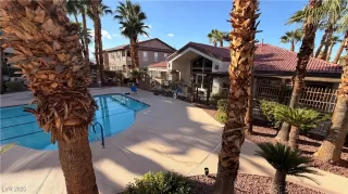 Photo #4: 2721416 Listing