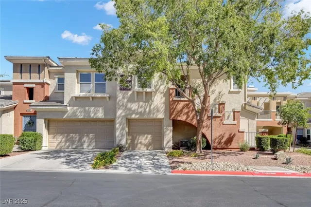 MLS: 2721417 Condo For Sale